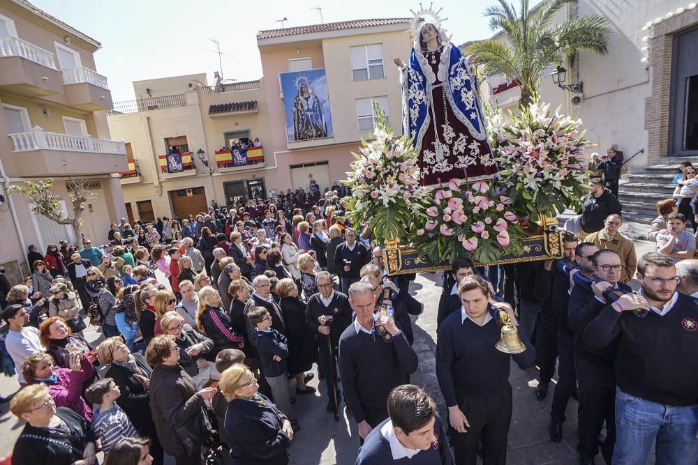 La popular procesión de «La Bajada» concentra a cientos de fieles en el traslado de la imagen desde su ermita hasta la Arciprestal