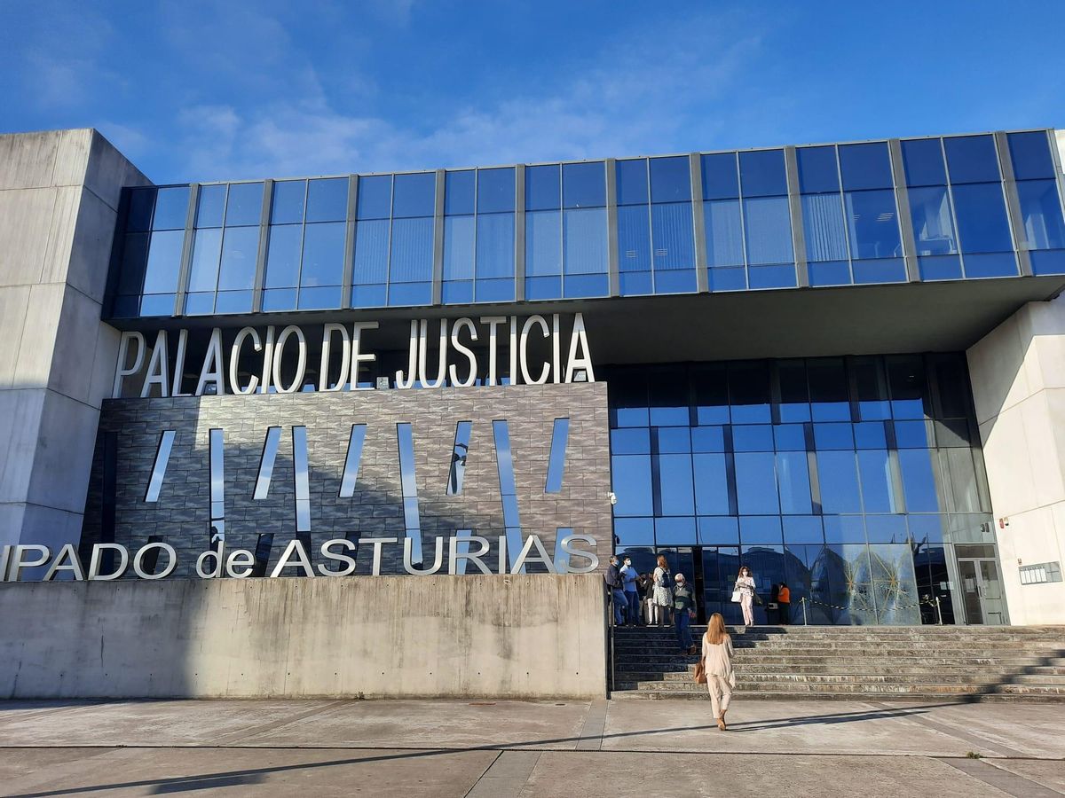 Vista de los Juzgados de Gijón.