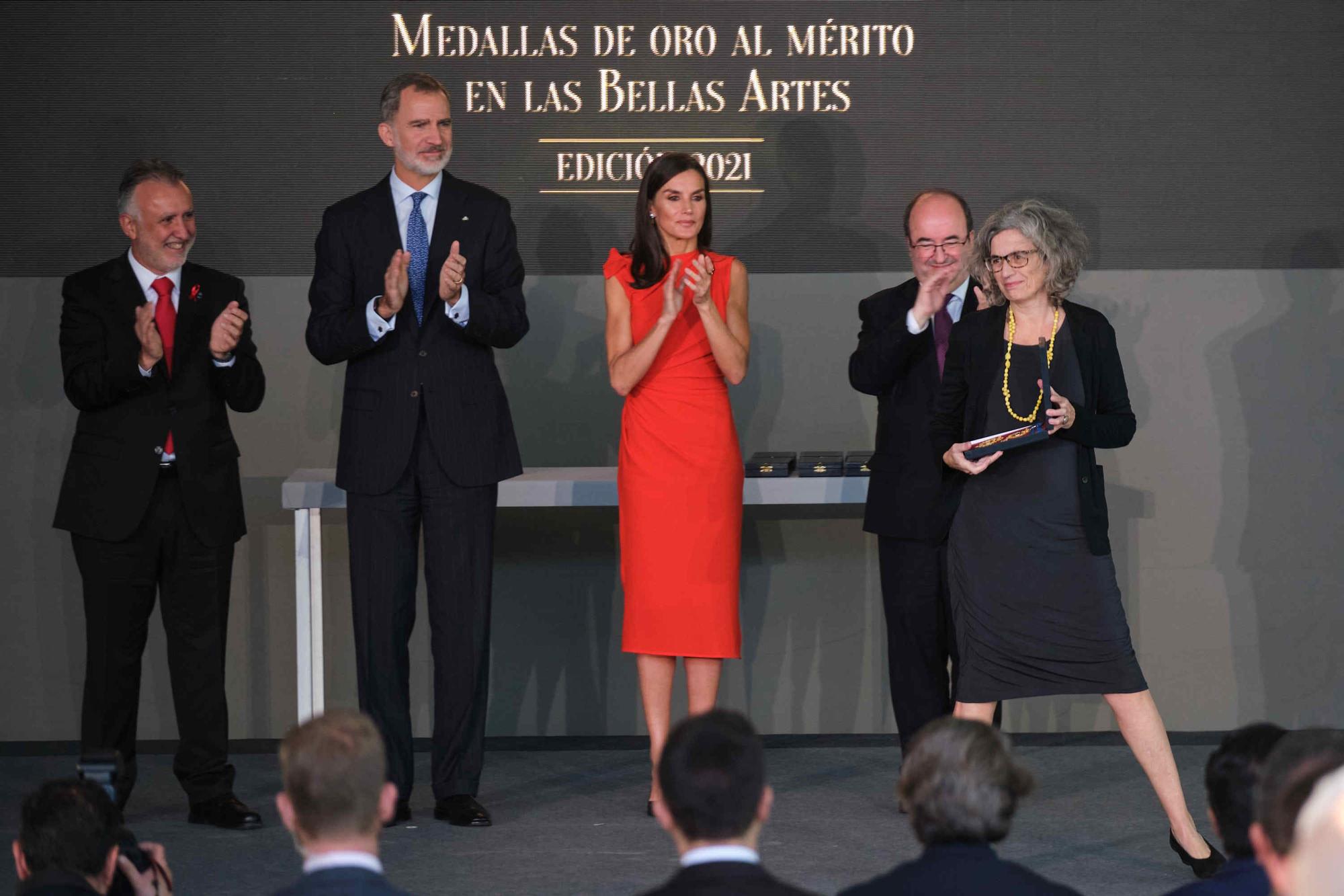 Los Reyes entregan en las Islas las Medallas de Oro al Mérito en las Bellas Artes a 32 personalidades de la cultura