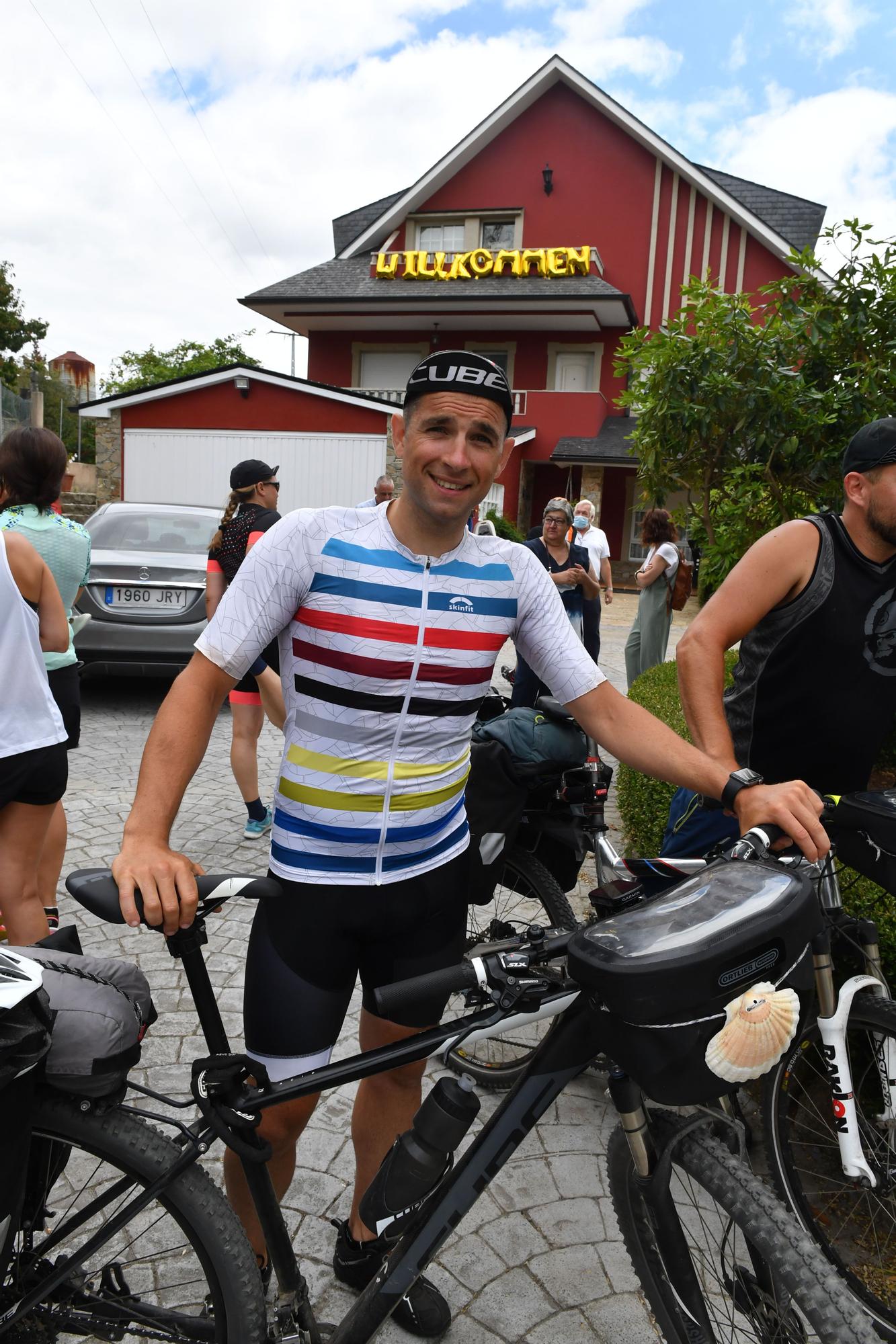 26 días y 2.200 kilómetros en bicicleta después, Ángel llegó a casa