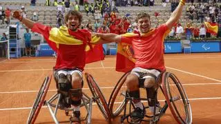 Caverzaschi y de la Puente hacen historia en París con un bronce histórico