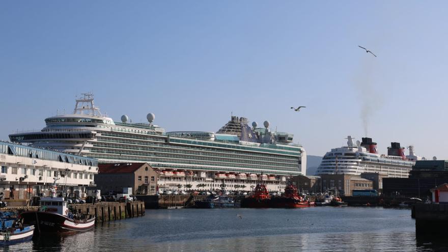 El tobogán sobre el mar más largo del mundo llega a Vigo junto a 10.000 cruceristas