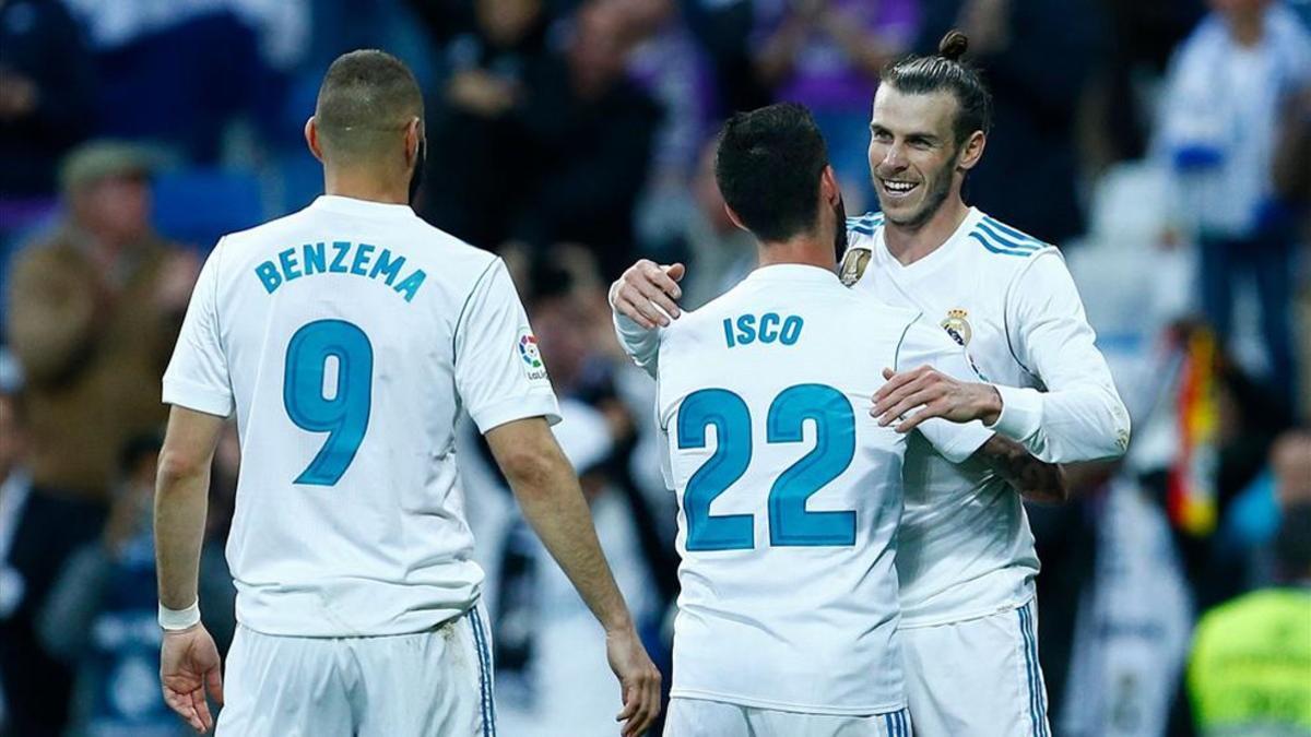 Bale, Isco y Benzema celebrando una de las anotaciones