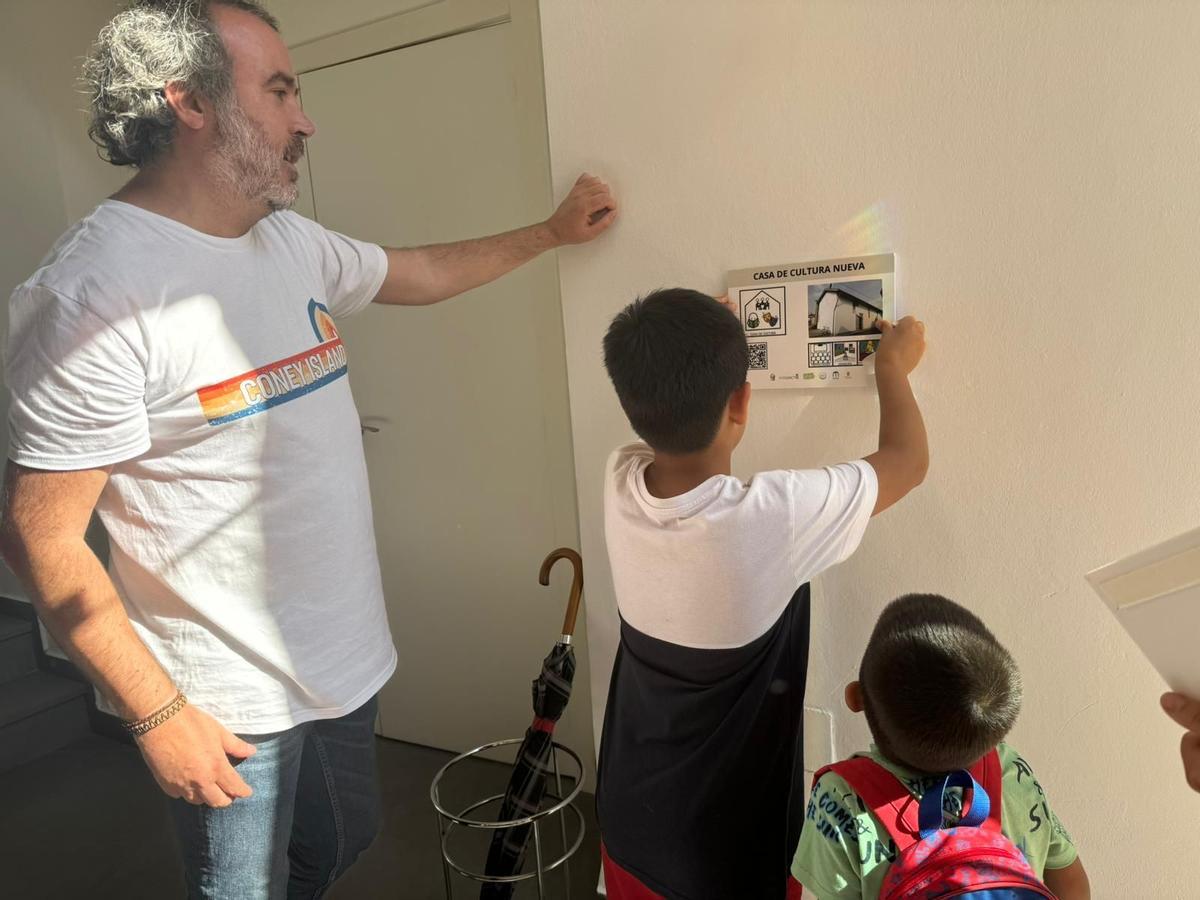 Colocación de cartelería con pictogramas.