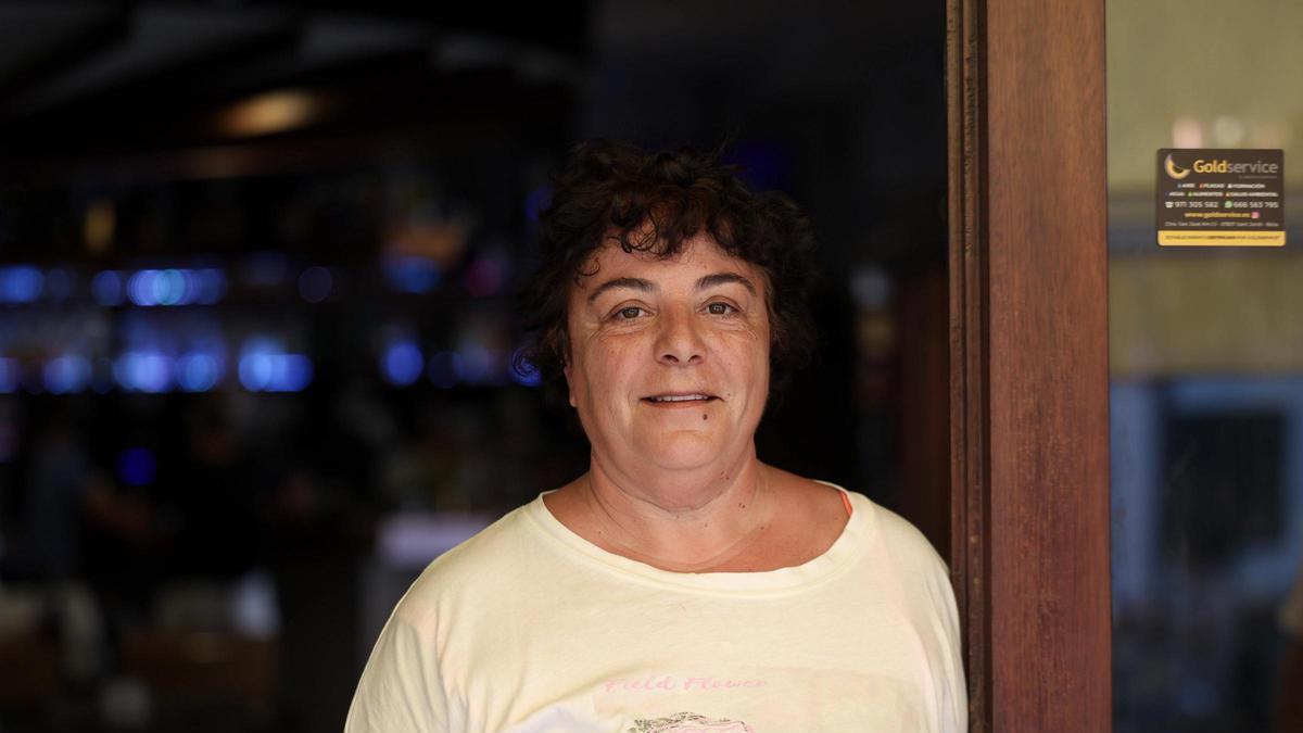 Catalina Roig, a las puertas del bar Ulivans