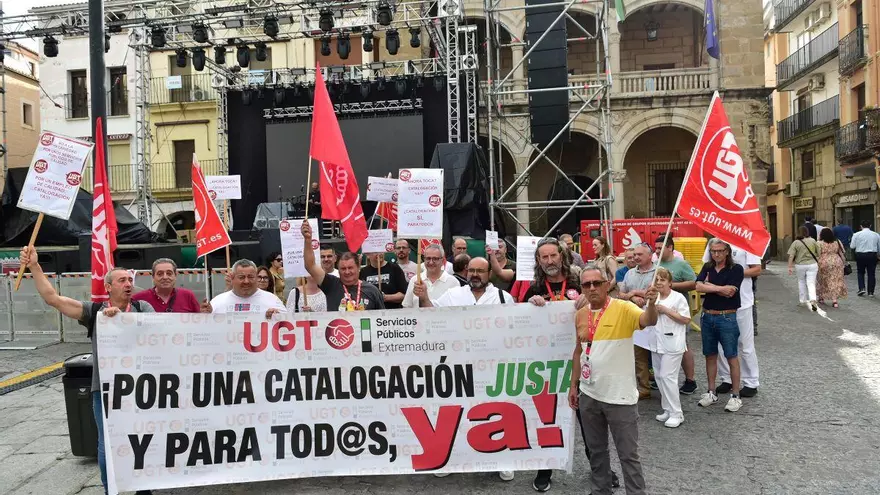 Vídeo | Protesta de los trabajadores del Ayuntamiento de Plasencia