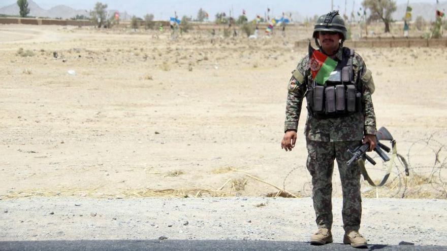 Los talibanes matan a 43 soldados en una base militar de Afganistán