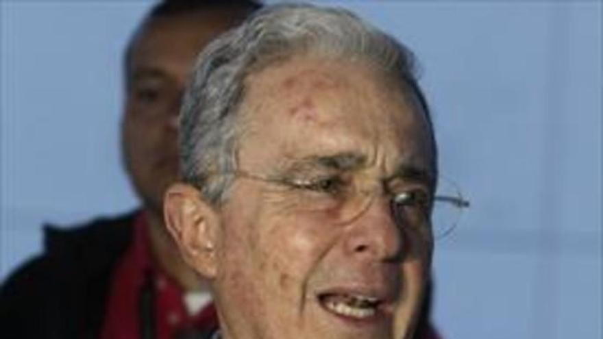 El Tribunal Supremo colombiano ordena el arresto domiciliario del expresidente Álvaro Uribe