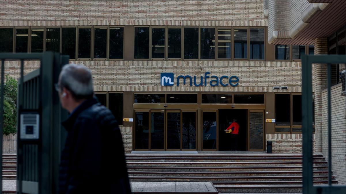 Fachada de un edificio de Muface
