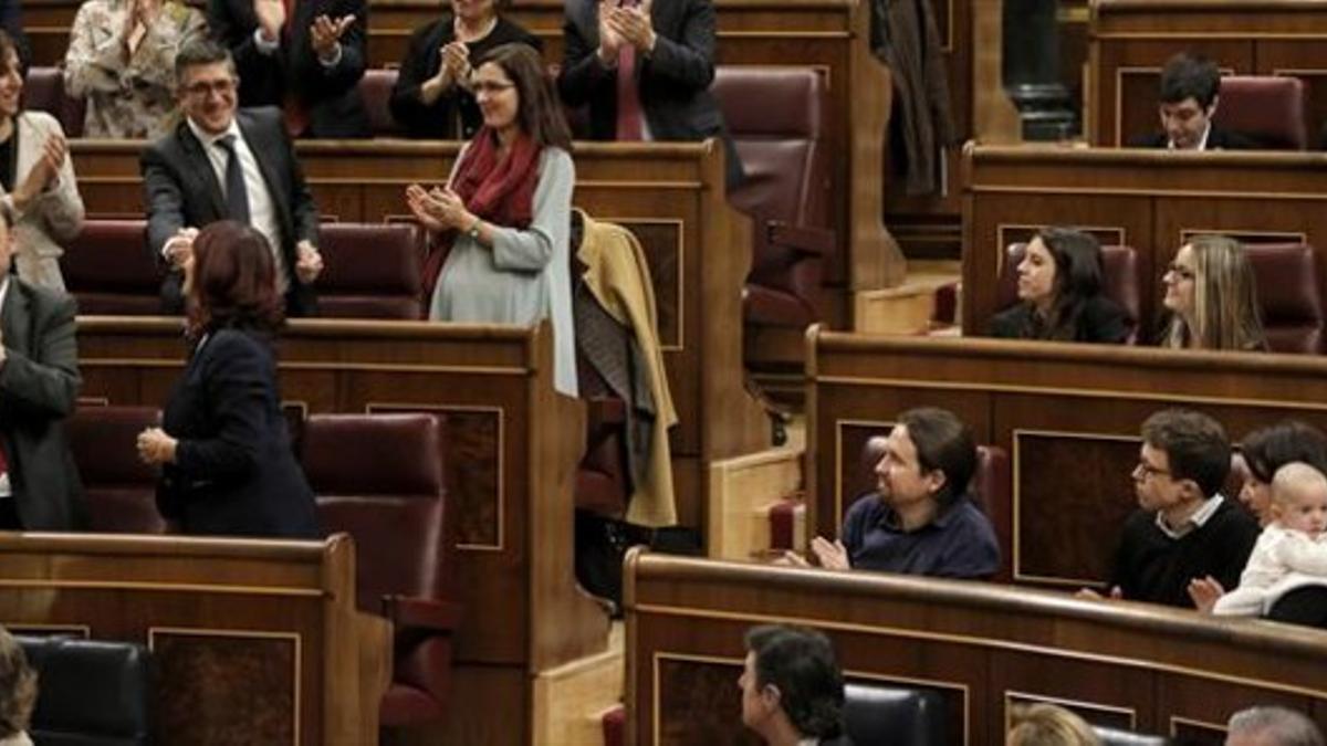 Patxi López recibe el aplauso unánime del Congreso tras ser elegido presidente de la Cámara.