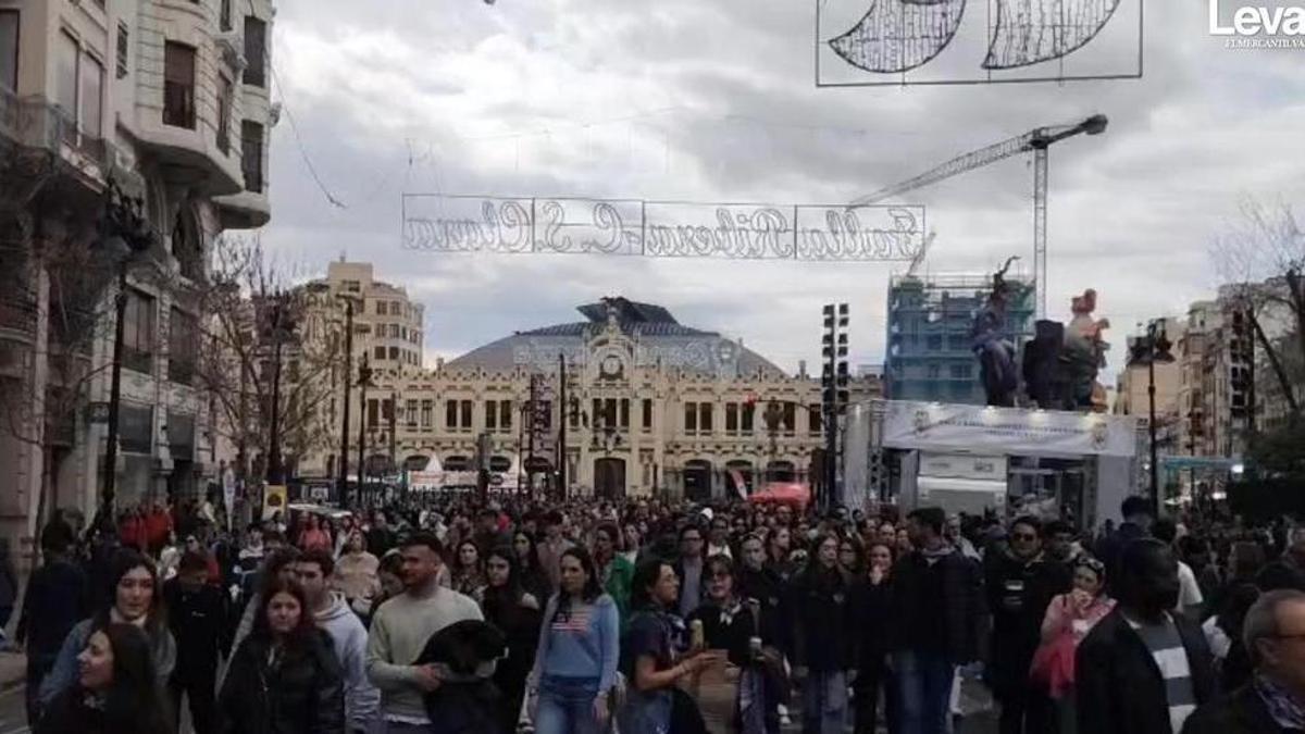 València, a reventar en la previa a la mascletà