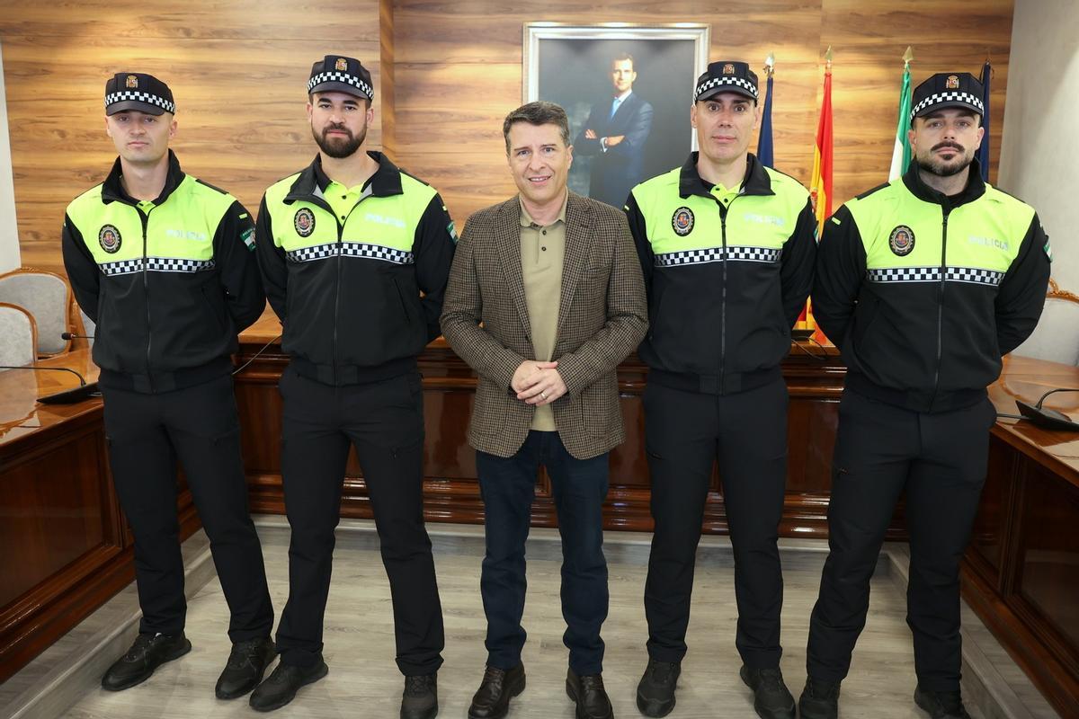 Cuatro nuevo agentes se incorporan a la Policía Local de Torrox.