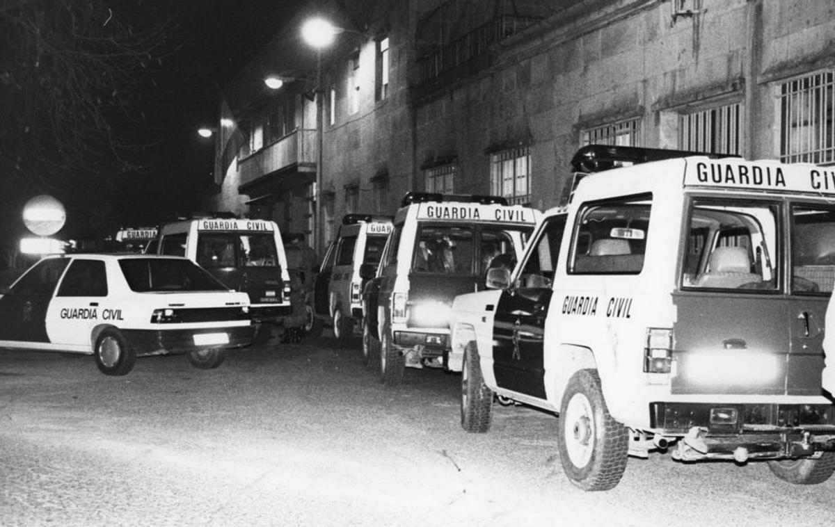 La Guardia Civil ante el penal de A Parda por un motín en 1980.  | // RAFA 