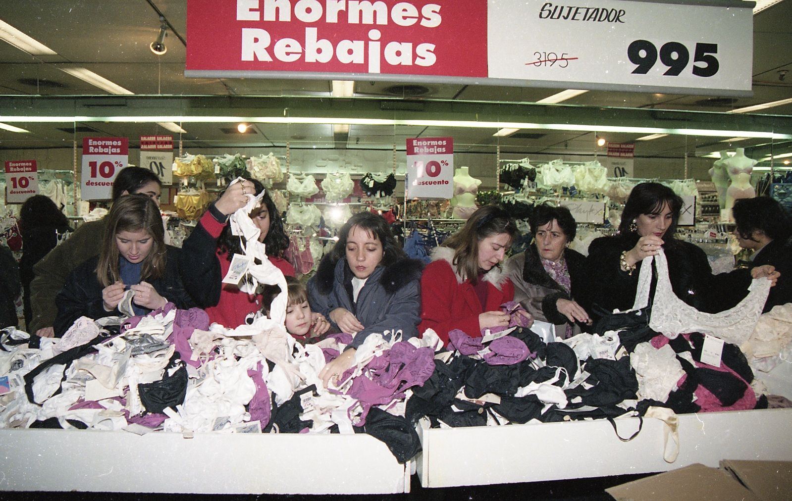 17. Rebajas en Galerías Preciados Oviedo 1992 (2).jpg