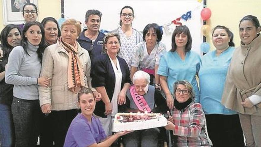 Filomena lucas montero celebra 105 cumpleaños