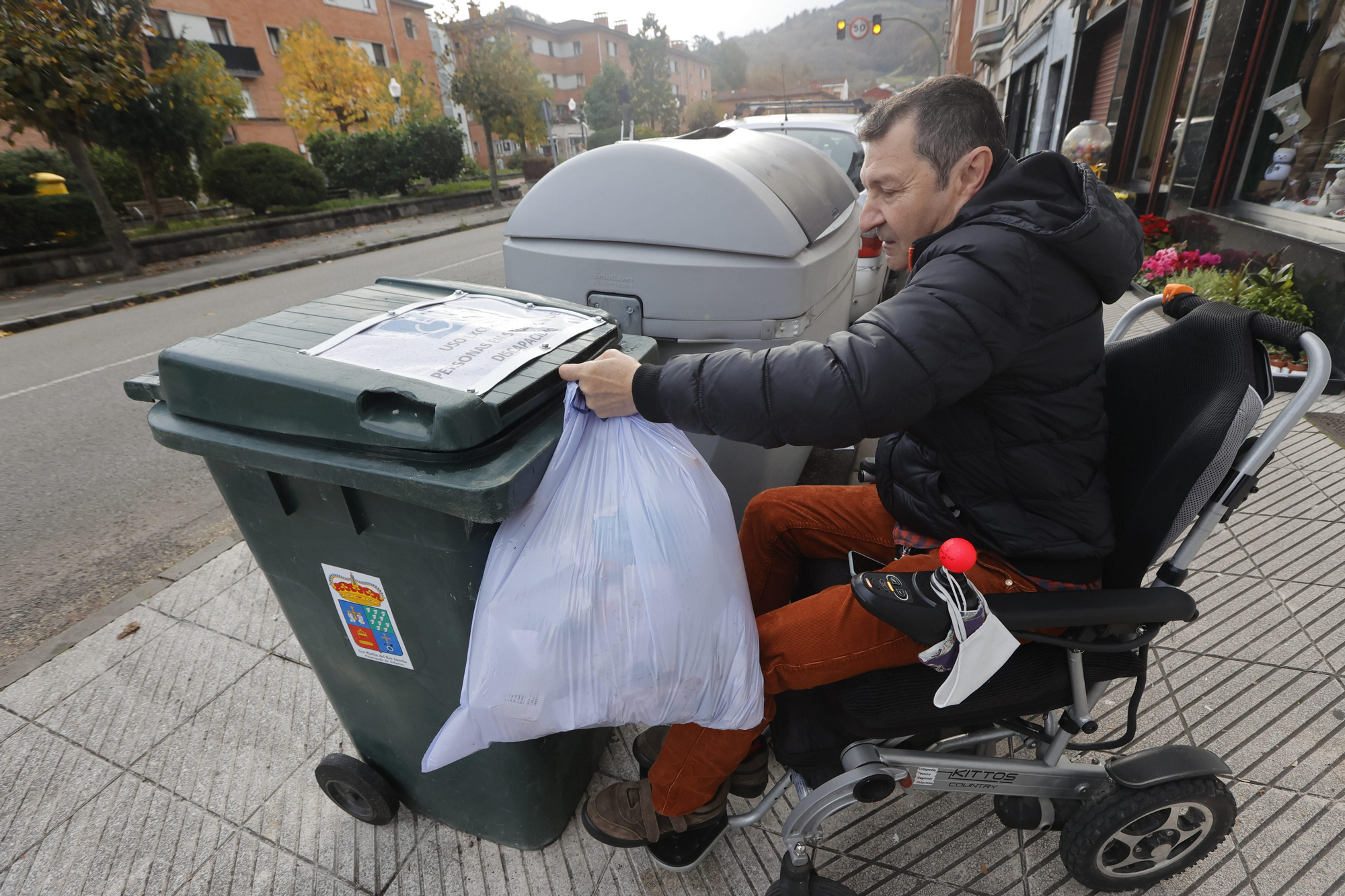 La lucha de Nicolás Pérez para conseguir un contenedor adaptado