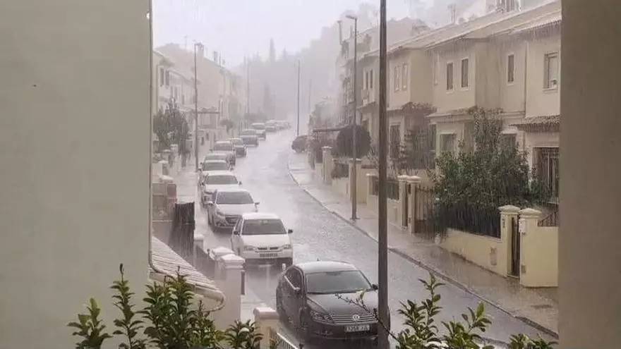 Una gran tromba de agua y granizo sorprende a los vecinos de la comarca de Antequera