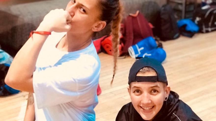 Patricia Martín (a la izquierda) junto a Melissa Tudge, tras un entrenamiento.