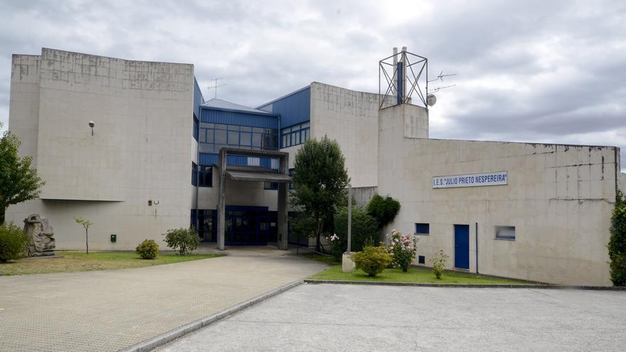 Ourense, devastada por la tragedia del instituto de O Vinteún