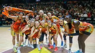 El Valencia BC arrasa con el Zaragoza y jugará la final de la LF Endesa (93-49)