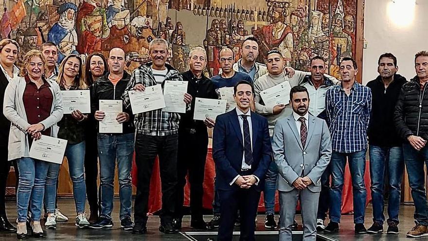 Entrega de diplomas del Programa de Formacion y Empleo Los Salados en Benavente. / E. P.