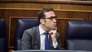 El ministro de Economía, Carlos Cuerpo, durante un pleno en el Congreso de los Diputados, a 25 de junio de 2025, en Madrid (España).