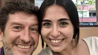 Alberto Jarabo se convierte en la celestina: Encuentra a la chica de ojos azules, protagonista del flechazo electoral en s'Escorxador