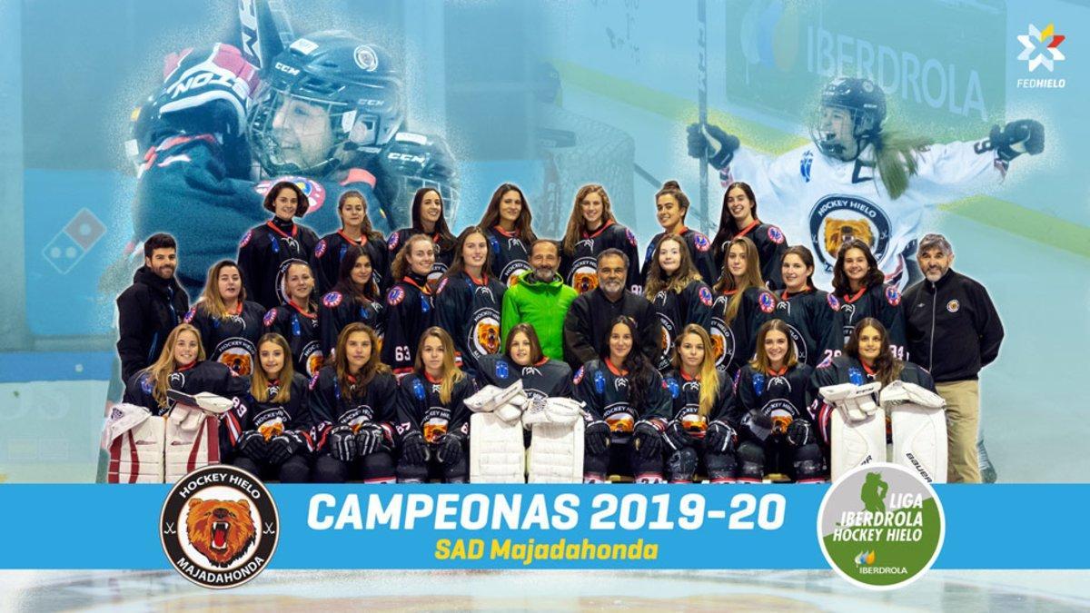 Jugadoras y cuerpo técnico del SAD Majadahonda, campeón de Liga una vez más