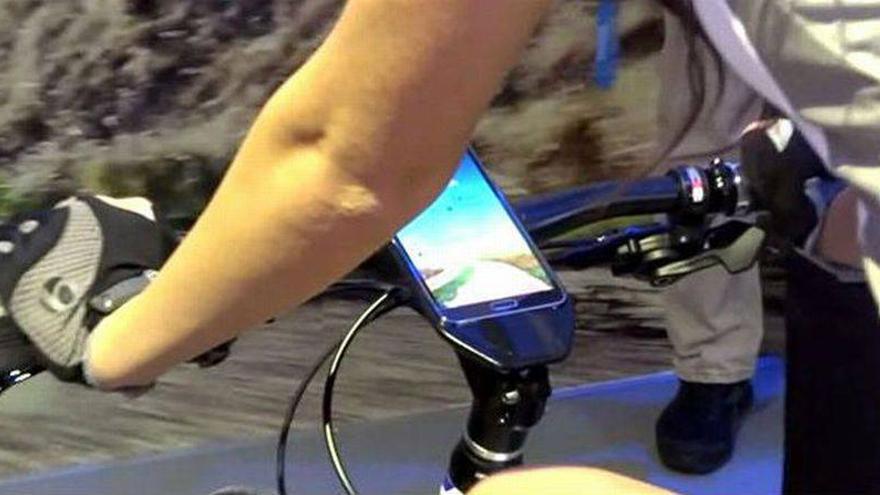 Samsung se alía con Trek para crear una bicicleta que recarga el móvil mientras pedaleas
