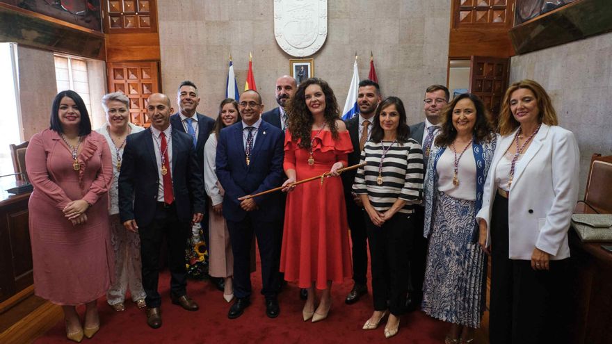 The mayoress of Granadilla, Jennifer Miranda (PSOE), assigns areas to the councilors of the PP