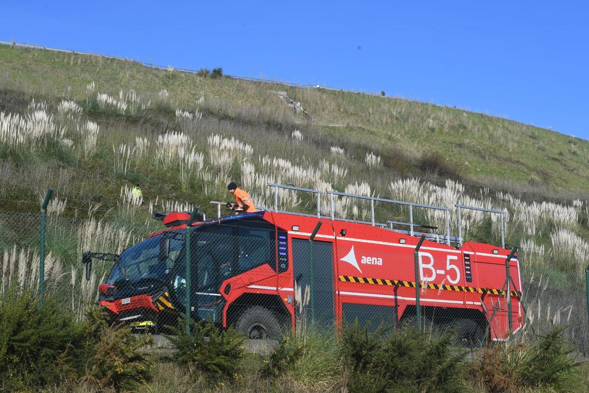 Dispositivo de caza del jabalí en el aeropuerto de Alvedro