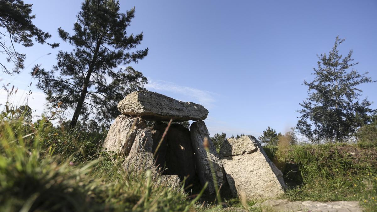 Área dolménica en Serín.