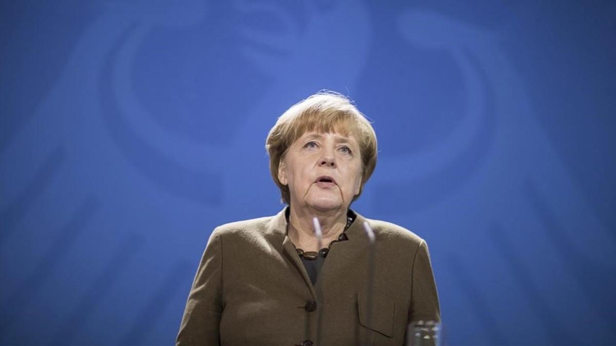 La cancillera alemana, Angela Merkel, antes de una rueda de prensa en Berlín.