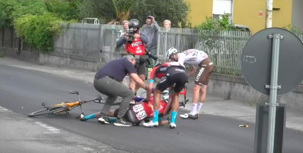 Mikel Landa cau i abandona el Giro d’Itàlia