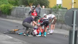 Mikel Landa cau i abandona el Giro d’Itàlia