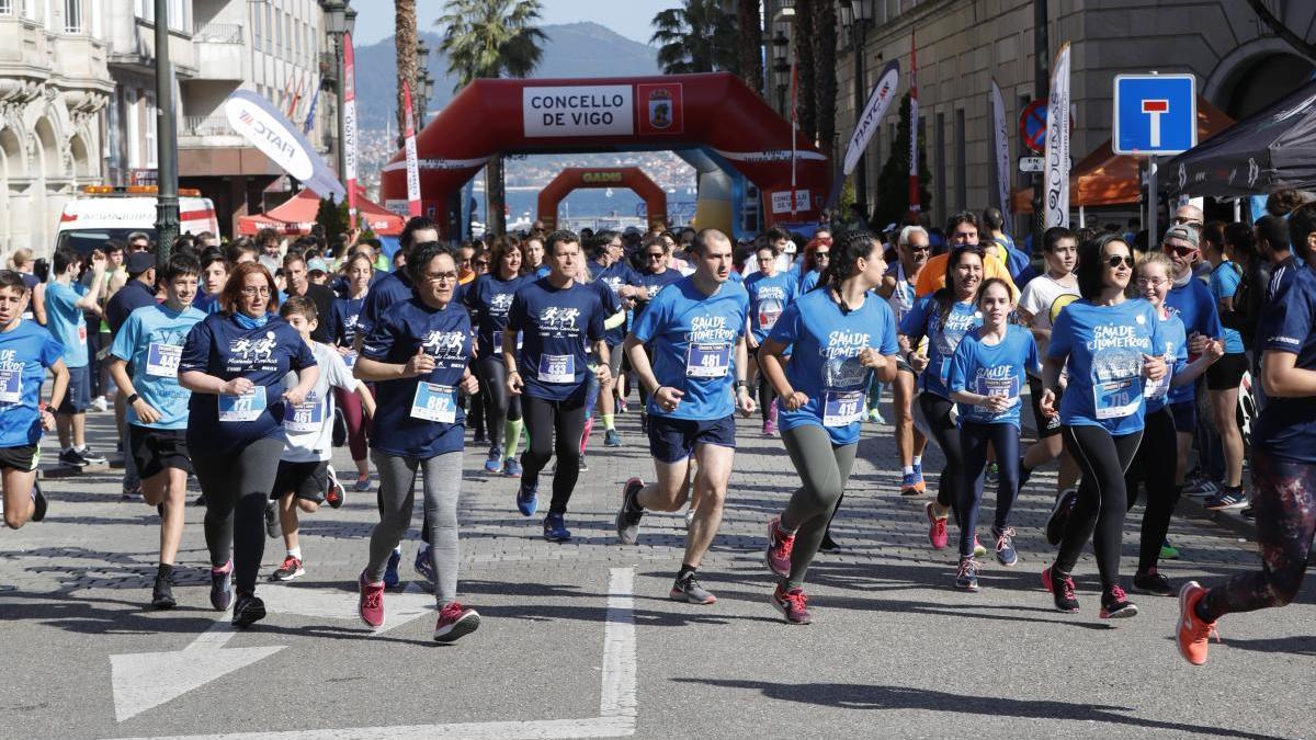 Participantes en una edición anterior de la Érguete e Corre.