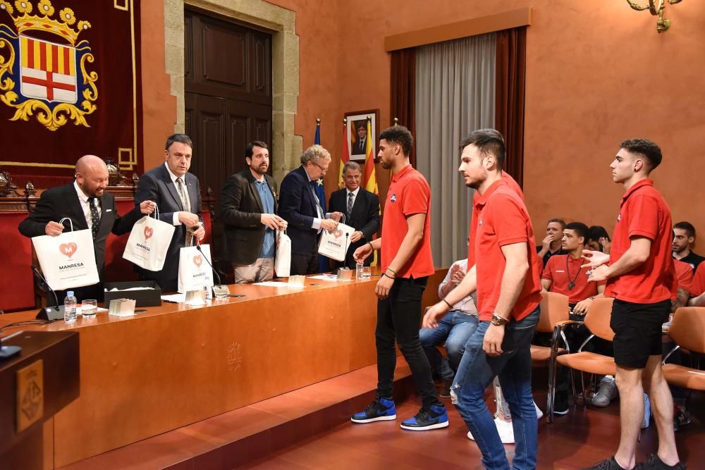 Celebració de l'ICL Manresa a la plaça Major