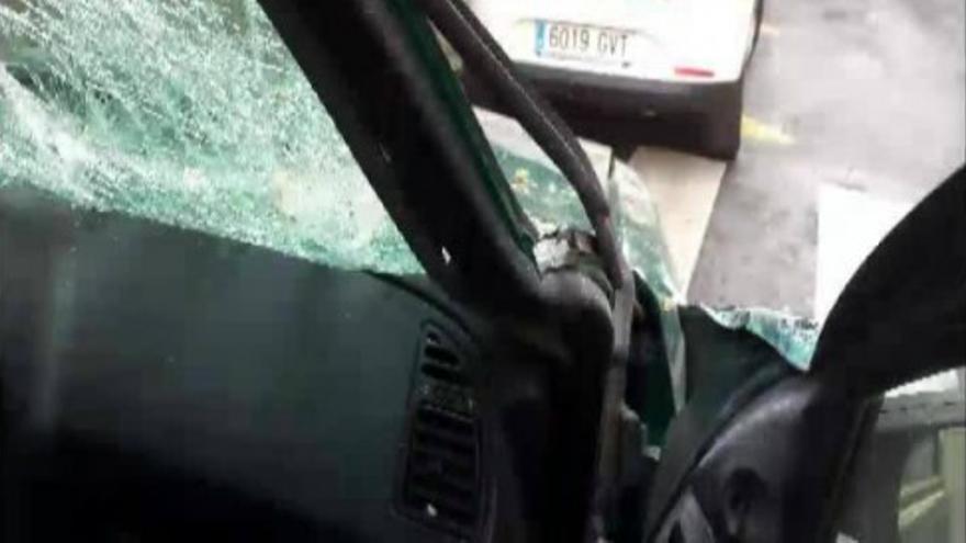 Una grúa le destroza el coche y se entera por Internet