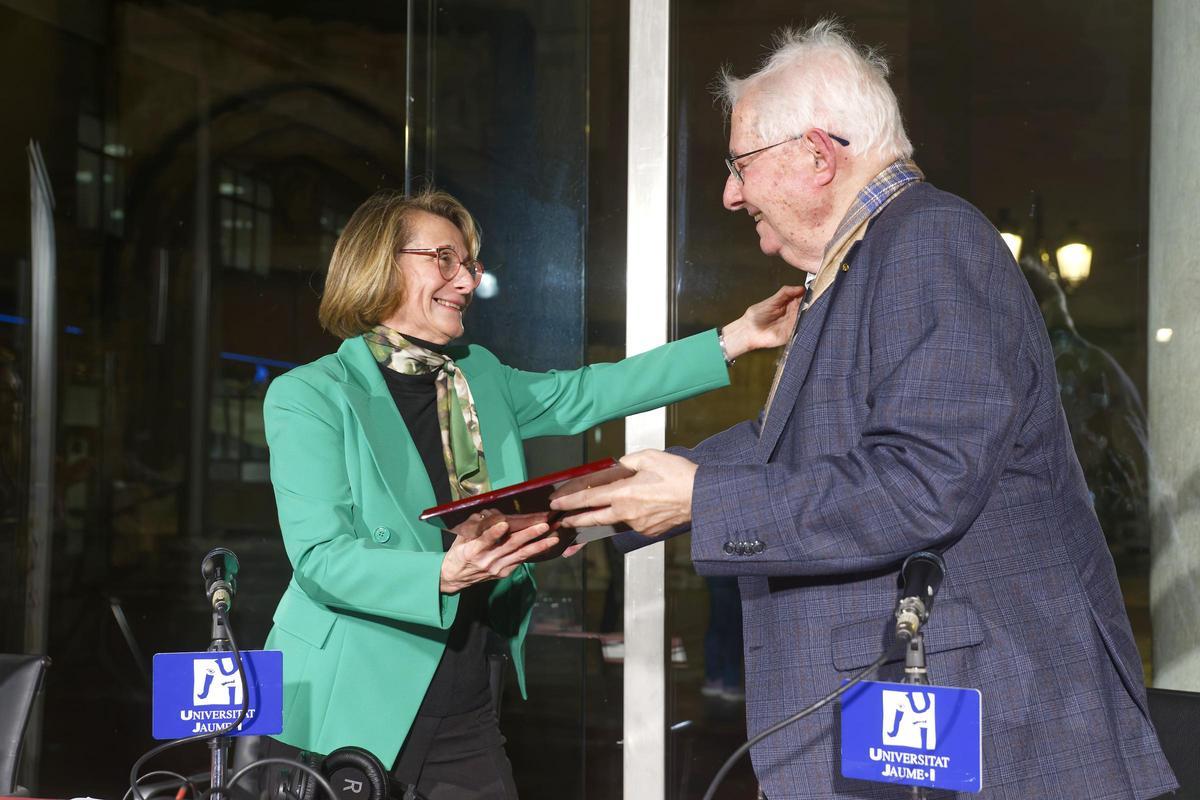 Nombran a José María Arquimbau presidente honorífico de la sociedad de antiguo alumnado de la UJI