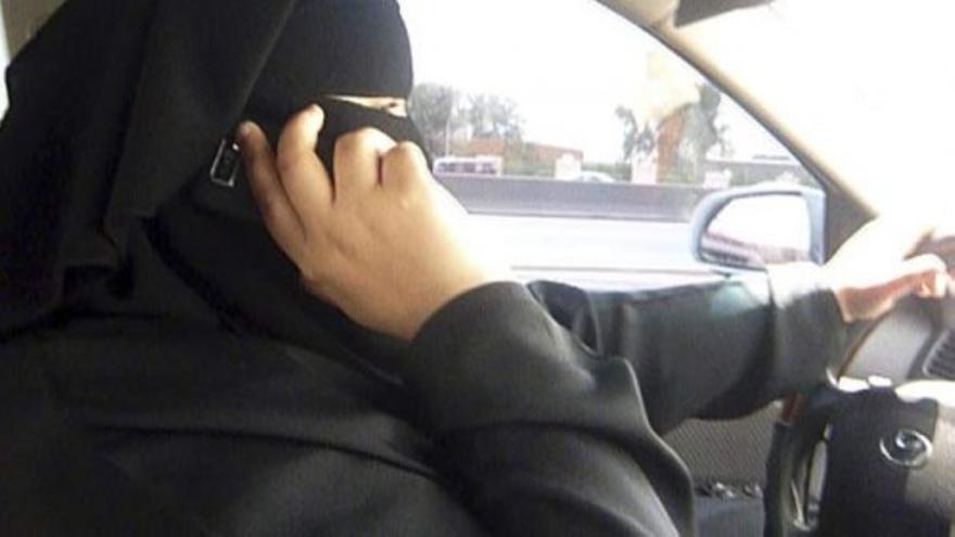 Las mujeres saudíes se ponen al volante