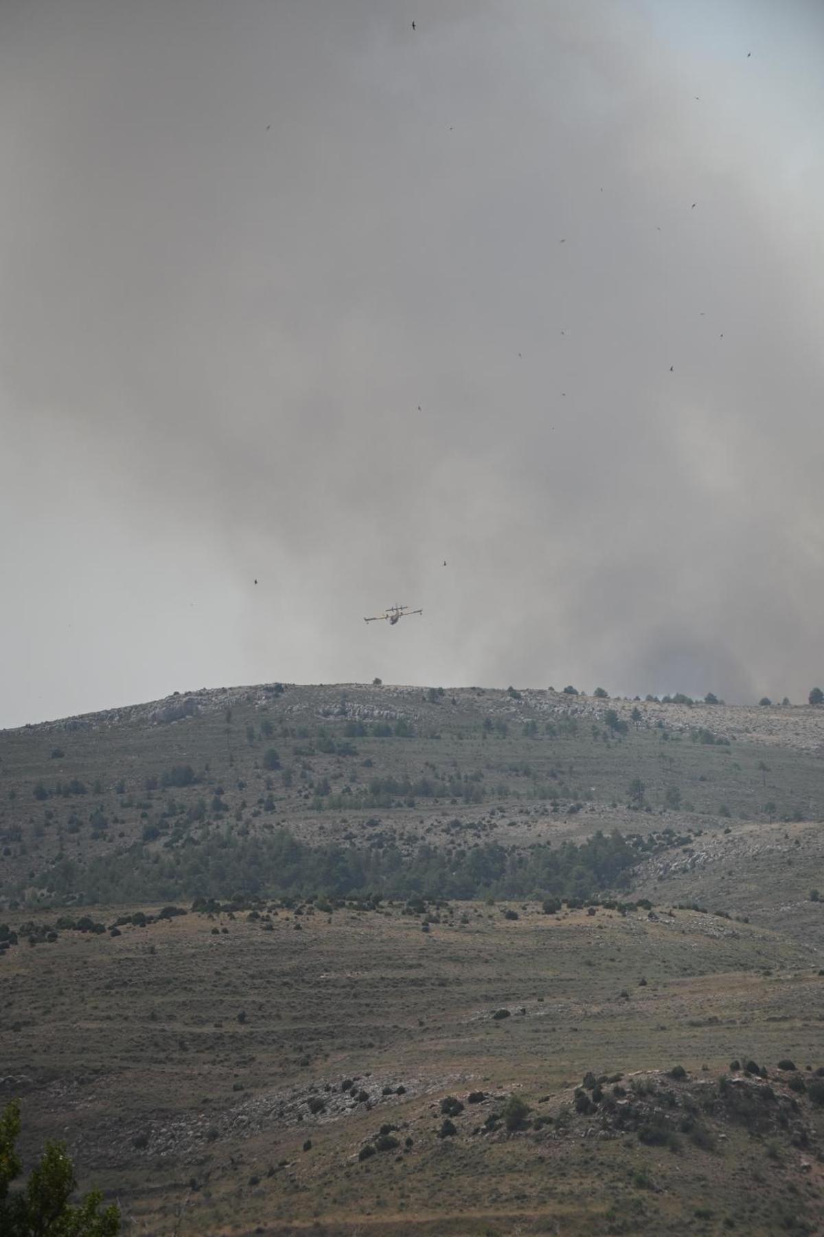 En imágenes | Segundo día de incendio en Ejulve