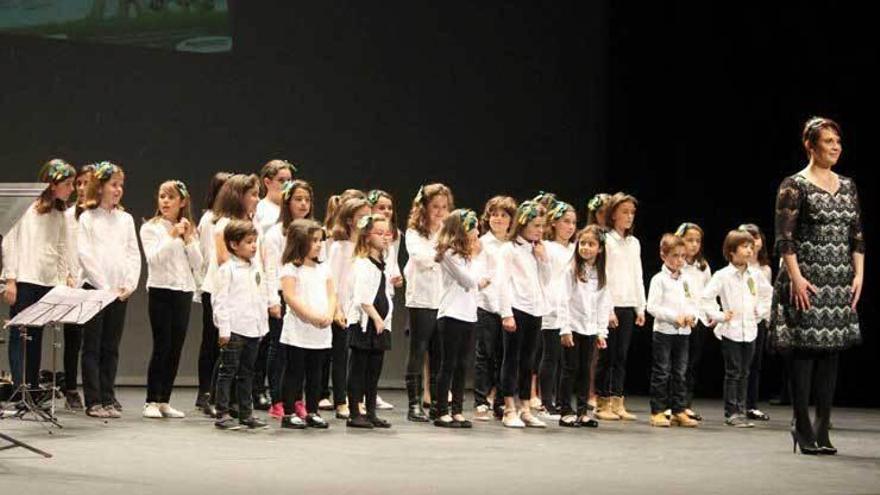 El coro infantil cangués, en Gijón.