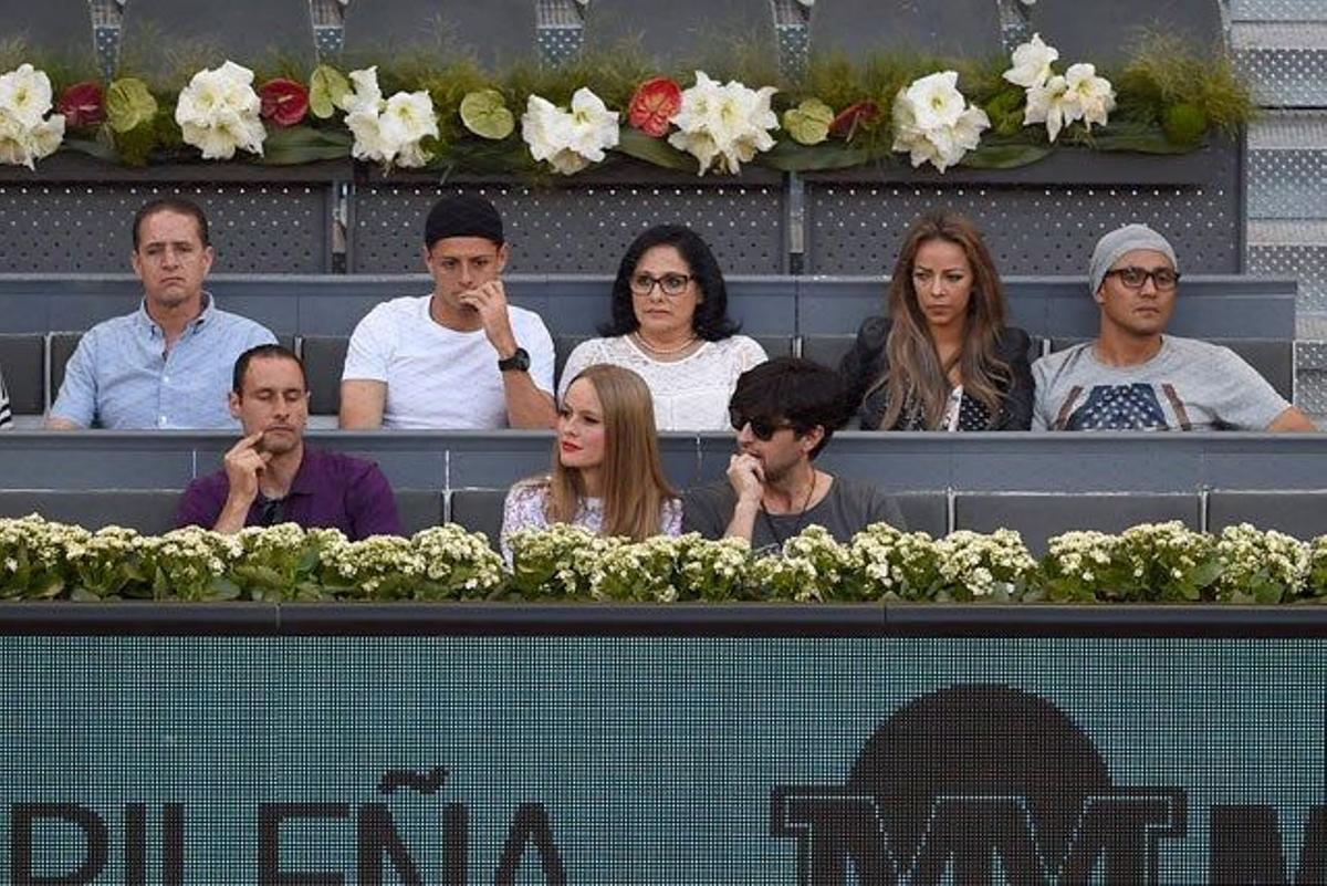 En la fila de detrás Chicharito y Keylor Navas. Delante, Esmeralda Moya y Carlos García en el Mutua Madrid Open de tenis