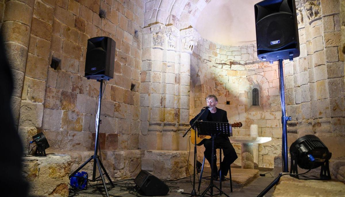 Actuación musical en la iglesia de Santiago de los Caballeros