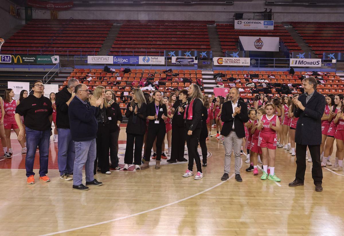 Imatges de la presentació del Manresa Club Bàsquet Femení Imatges de la presentació del Manresa Club Bàsquet Femení