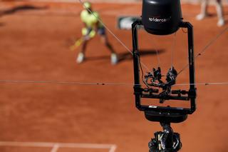 Rafa Nadal se queja de las cámaras de TV en Roland Garros