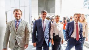 Toni Comín, Carles Puigdemont, Yolanda Díaz y Jaume Asens en su reunión en Bruselas.