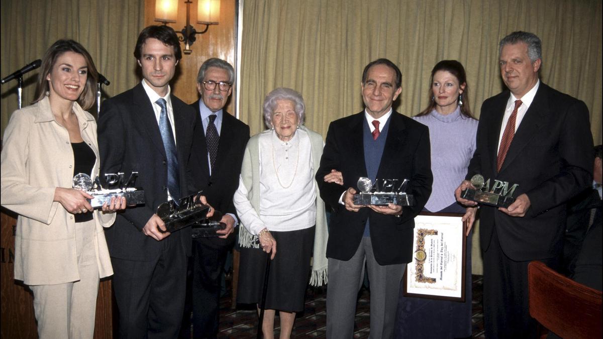 Letizia Ortiz Rocasolano gana el premio de la APM (2001)