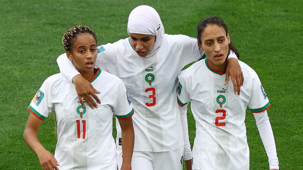 Nohalia Benzina, en el centro de la imagen, jugadora de Marruecos