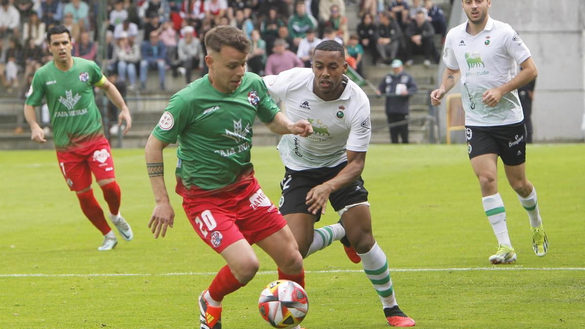 Roger Marcé, en el Rayo Cantabria - Zamora CF